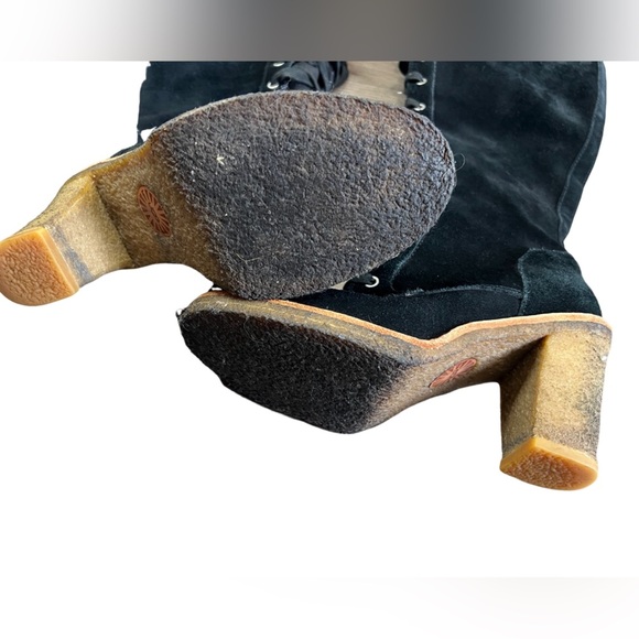 Lace up, Shearling lined vintage inspired UGGs size 5 - Picture 2 of 4